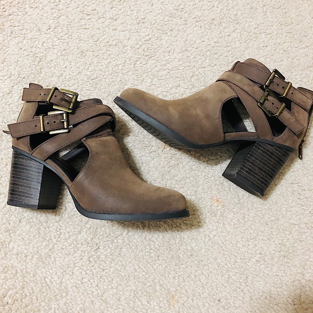Block Heel Ankle Bootie Cambridge